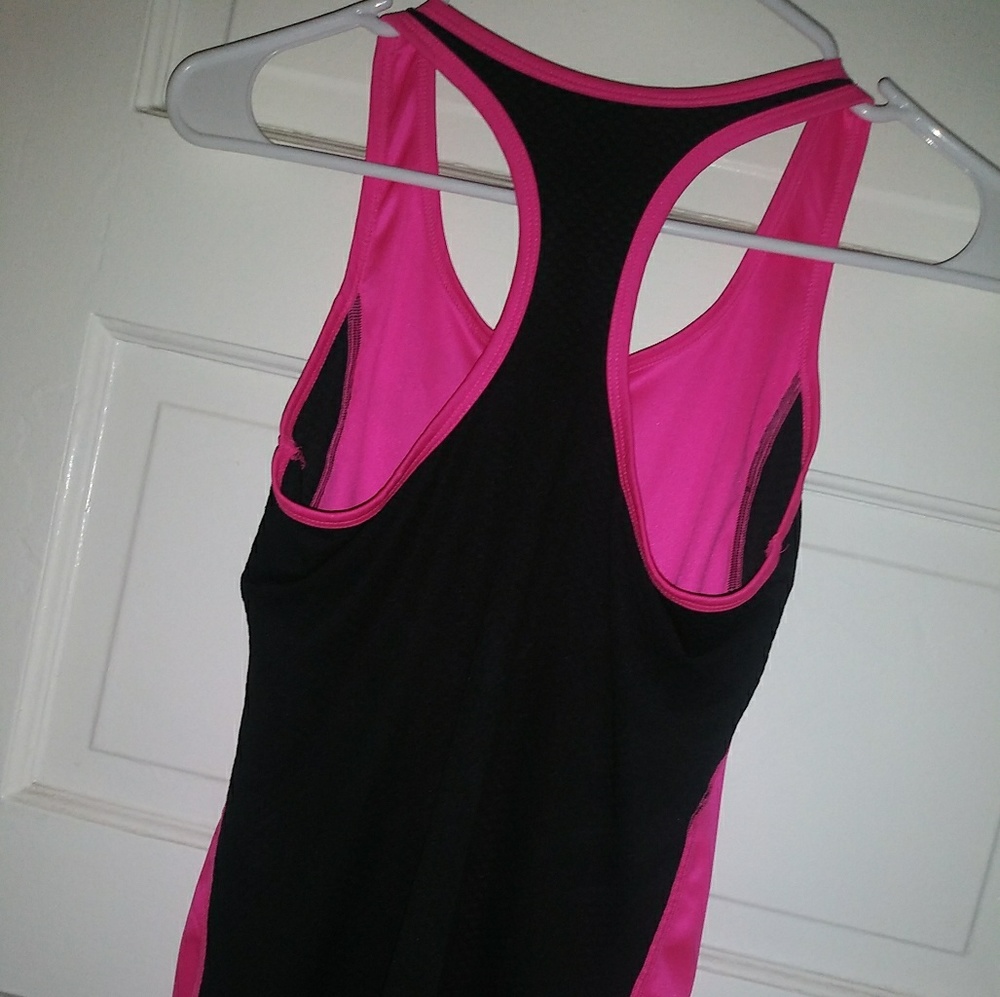 Work out top !😍😍😍😍 - Picture 3 of 3